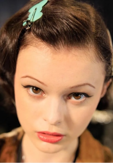 1. Hollywood Glamour – thanh lịch và quyến rũ vượt thời gian