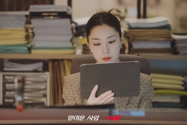 Sắc môi và má hồng: điểm chạm của sự nữ tính