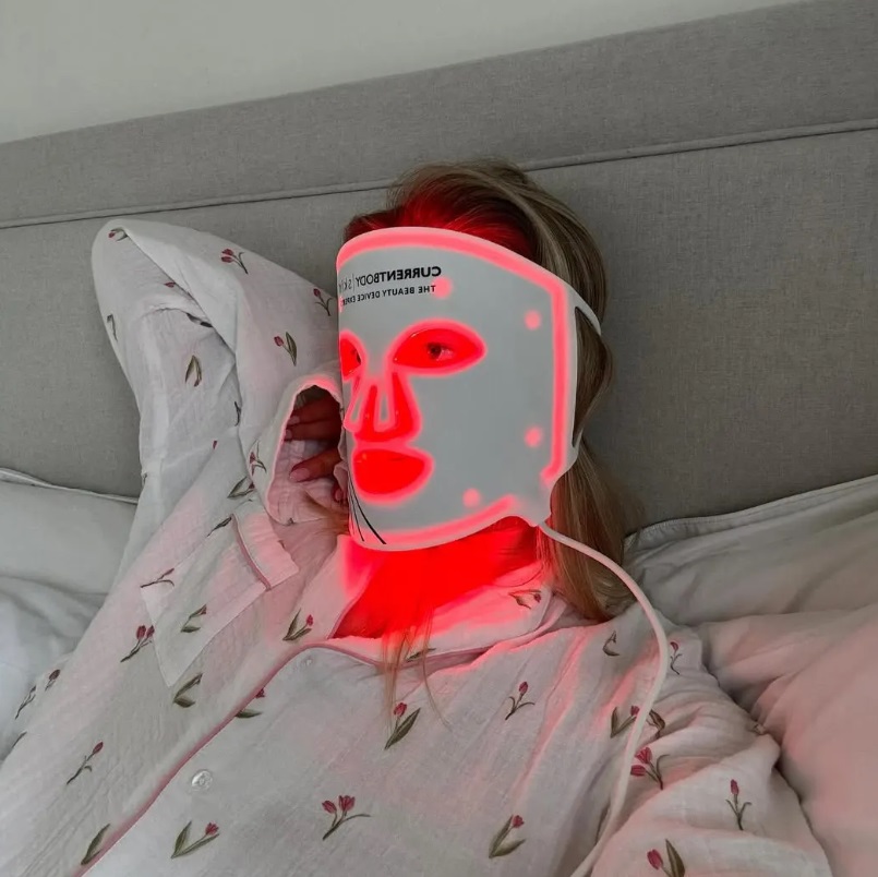 Mặt nạ LED – thiết bị làm đẹp tại nhà được ca ngợi trên Reels