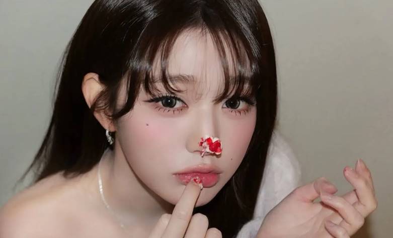 4. Môi nứt nẻ và bong vảy dai dẳng