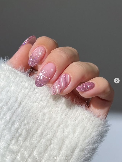 2. Nail Pink Frost – dịu dàng và lãng mạn