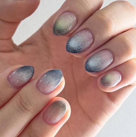 5. Nail mắt mèo bầu trời đêm Noel – bí ẩn và cuốn hút