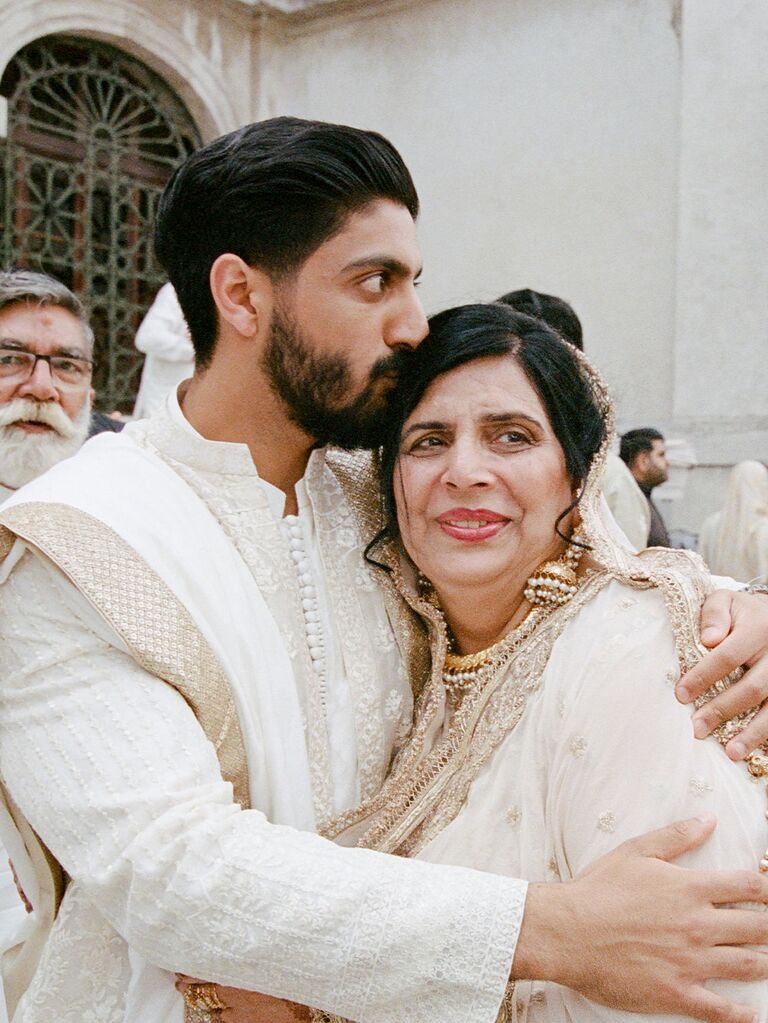 5. Eyeliner nâu và son hồng – sự kết hợp hài hòa