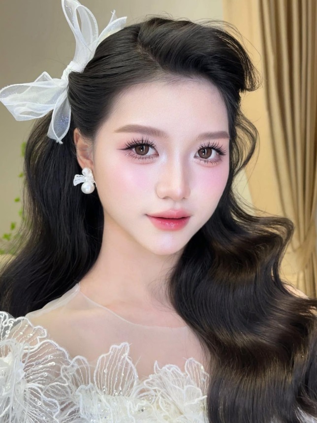 Cách bấm mi đúng kỹ thuật để mi cong đều và tự nhiên