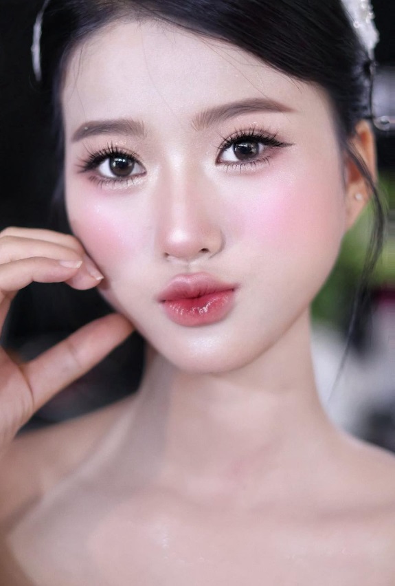 Vì sao phấn má hồng lại quan trọng đến vậy?