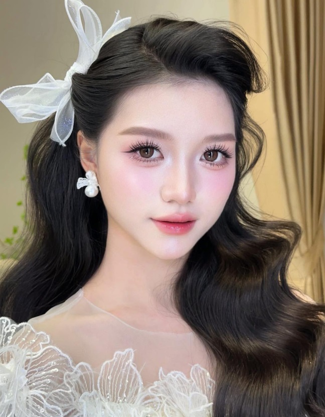 Trang điểm mắt – nối mi giúp an tâm hơn mascara chống trôi