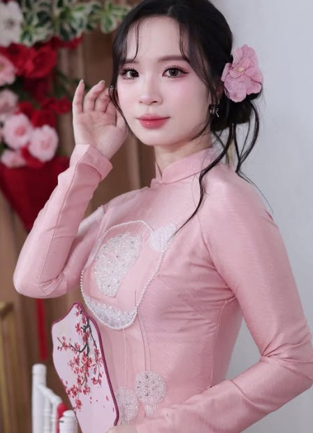 Nhóm Spring (Mùa Xuân): Gam đào – cam trong trẻo, tươi tắn