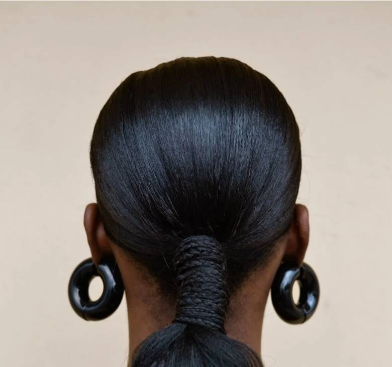 Tóc vuốt bóng và tạo hình rõ nét