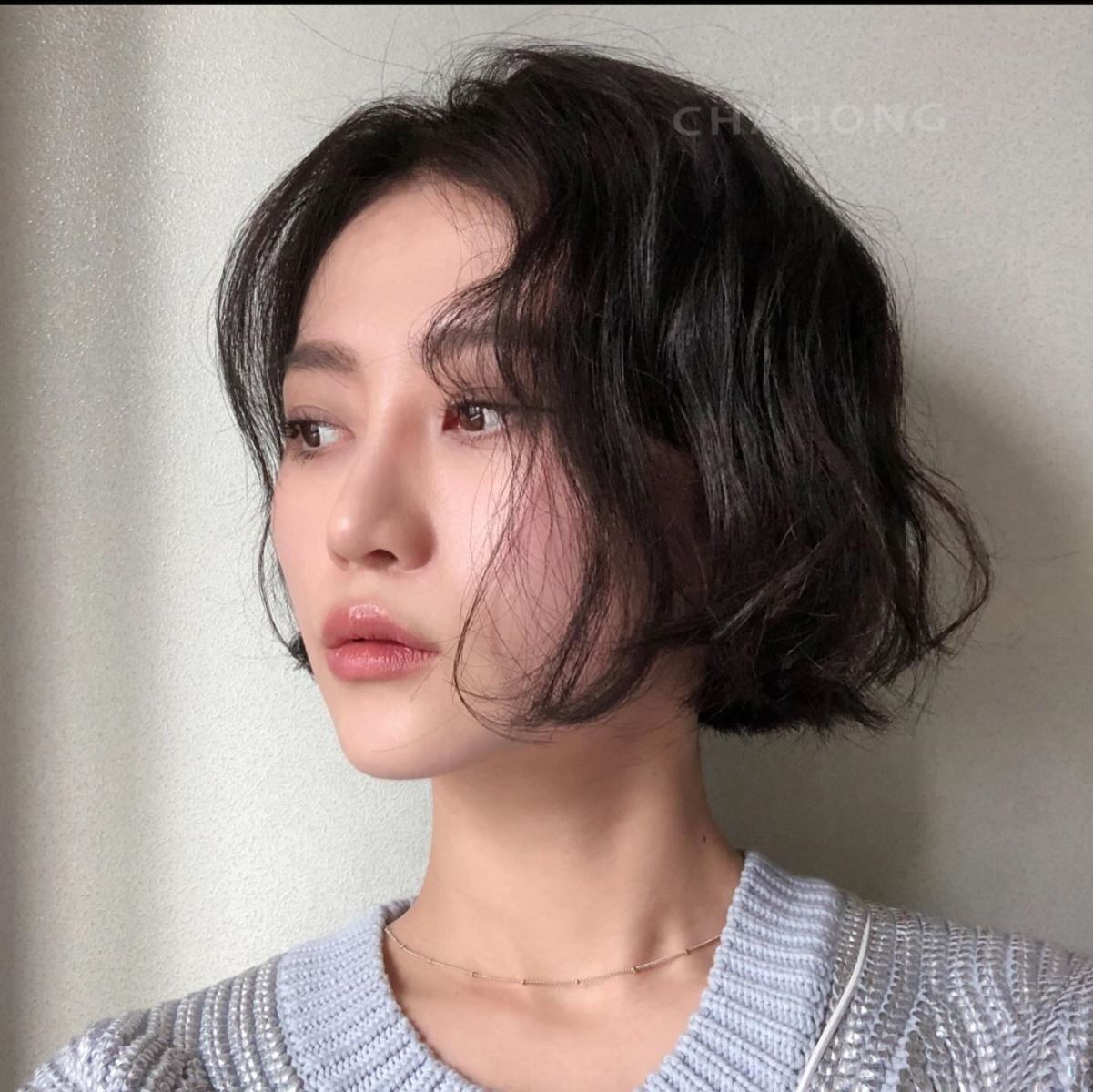 Tóc ngắn xoăn – cá tính, nổi bật và đầy sức sống