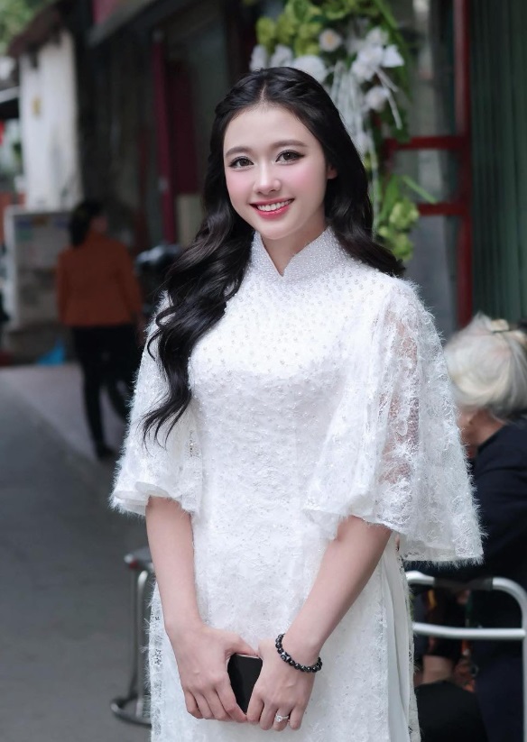 Má hồng hoa anh đào: Vẻ đẹp trong veo và đầy chất thơ