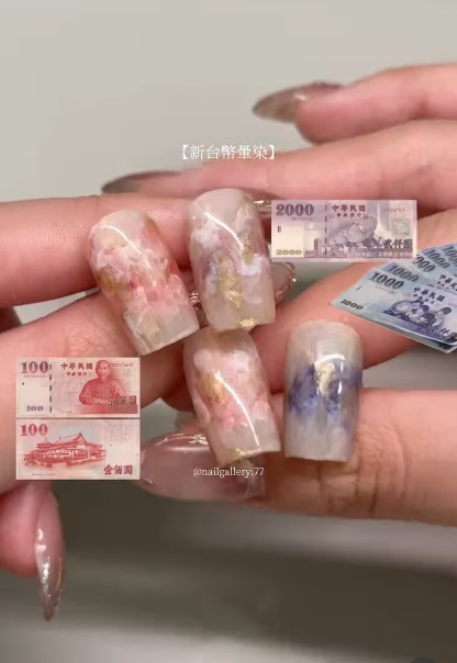 Nail loang màu nghệ thuật: Nhẹ nhàng nhưng đầy chiều sâu