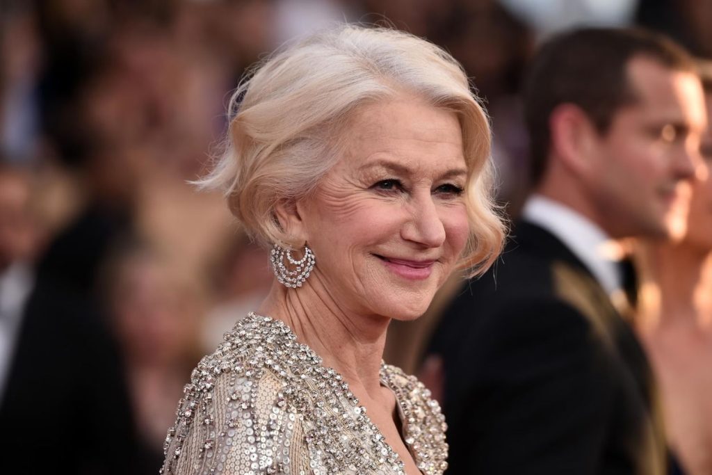 Helen Mirren thanh lịch với tóc gợn sóng ngang vai