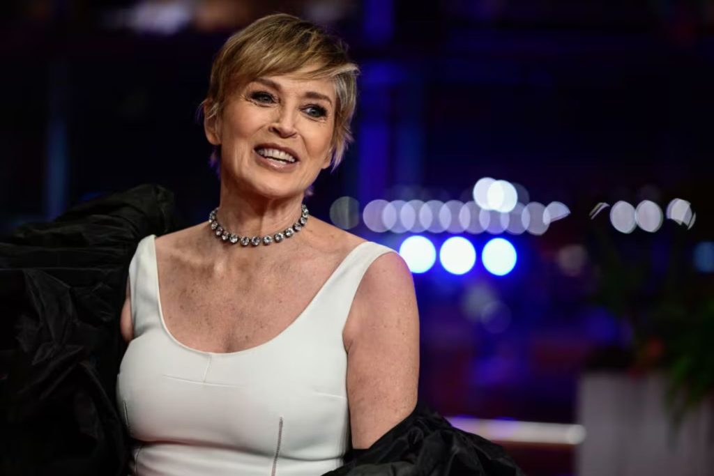 Tóc tém cổ điển của Sharon Stone. 