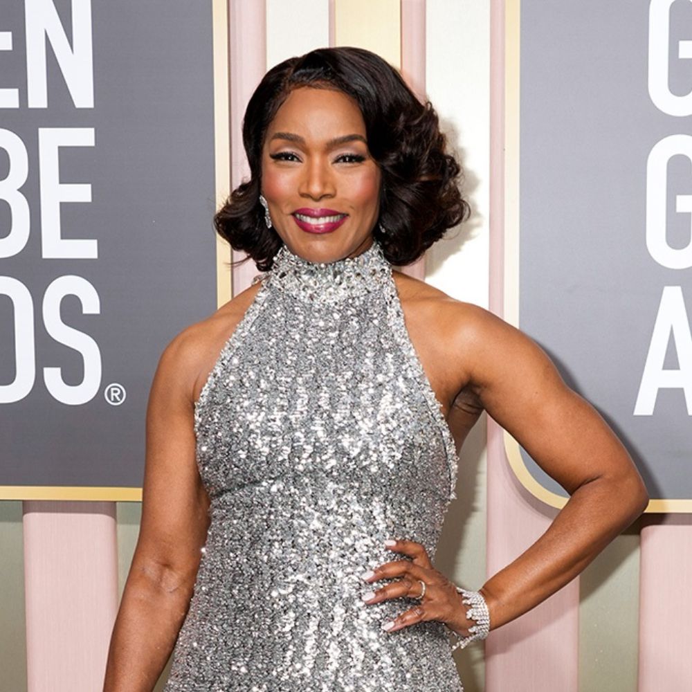 Angela Bassett vô cùng rực rỡ với kiểu tóc này