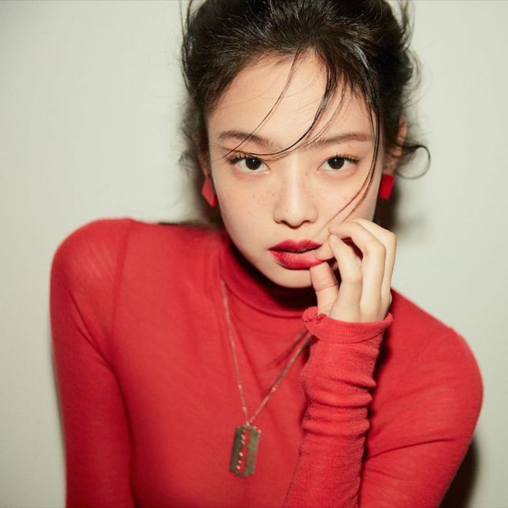 Jennie với tạo hình thanh lịch mà vẫn phóng khoáng