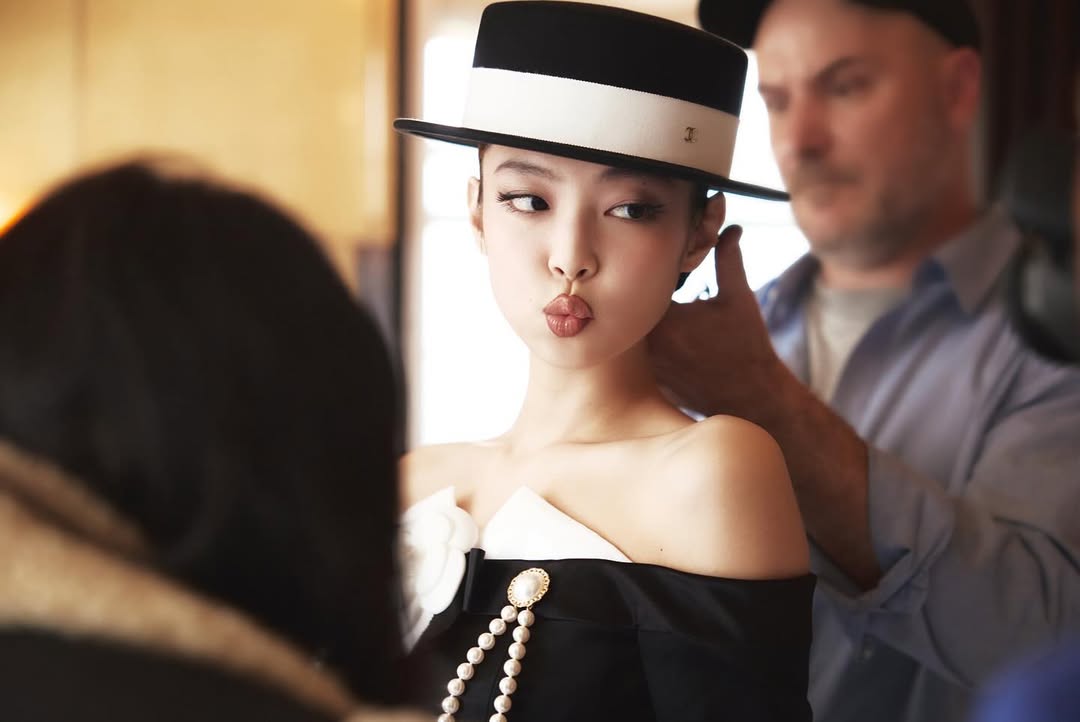 Phong cách makeup nhẹ nhàng giúp tôn lên thần thái của cô nàng