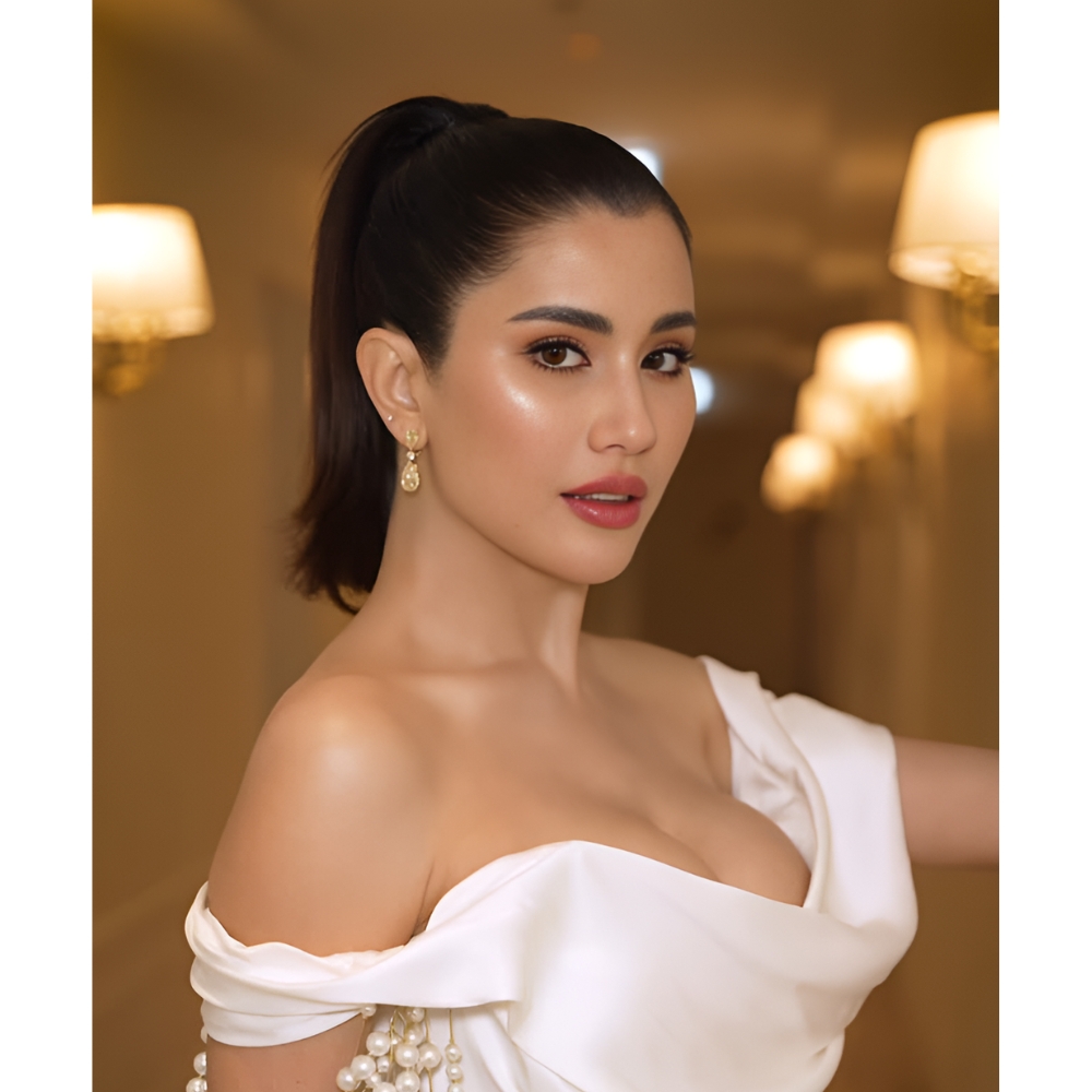 Vẻ đẹp quyến rũ của Poo Praya