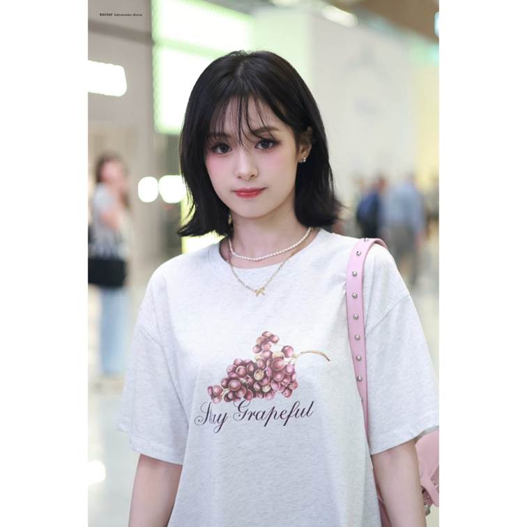 Vẻ đẹp được ví như búp bê của Ahyeon