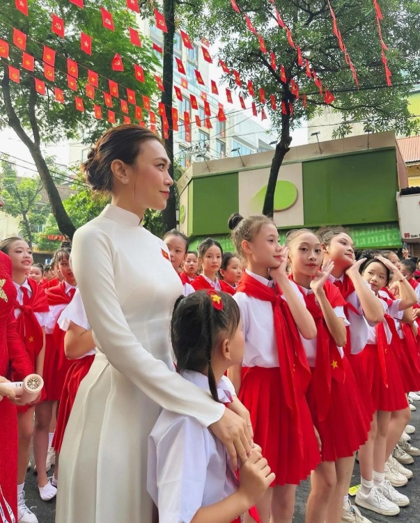 Má hồng phối màu tinh tế, hài hòa