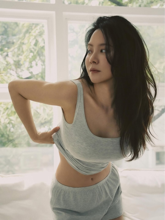 Song Ji Hyo duy trì lối sống lành mạnh để làm đẹp da từ bên trong.