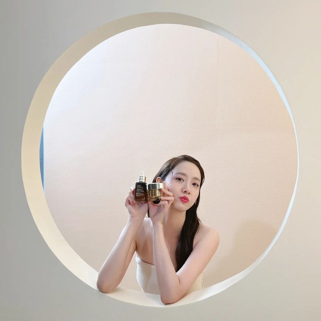 Yoona chú trọng dưỡng ẩm cho da