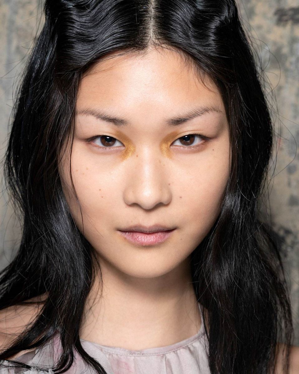 2. Gilded Eyes – mắt ánh kim