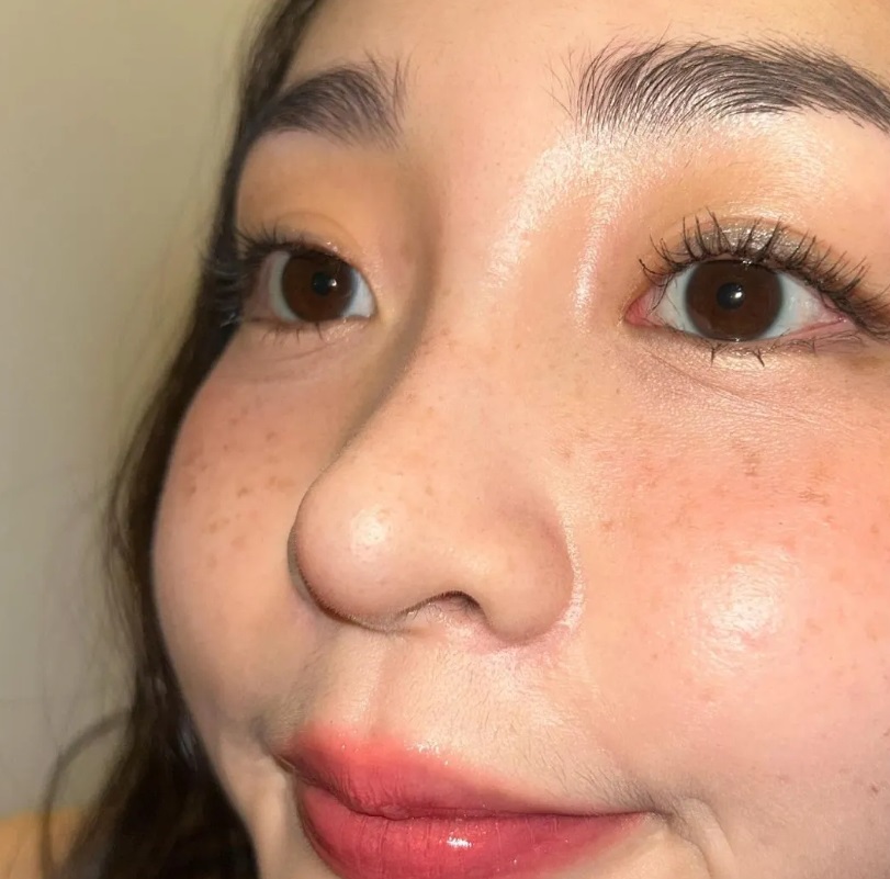 Trang điểm “tàn nhang” – khi khuyết điểm trở thành điểm nhấn