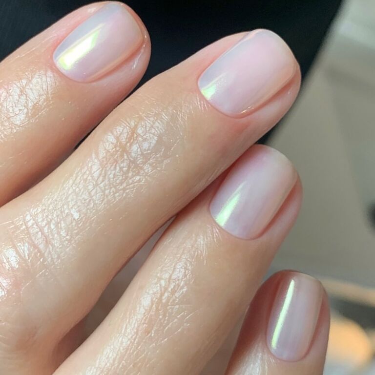 4. Nail hồng baby ánh ngọc trai