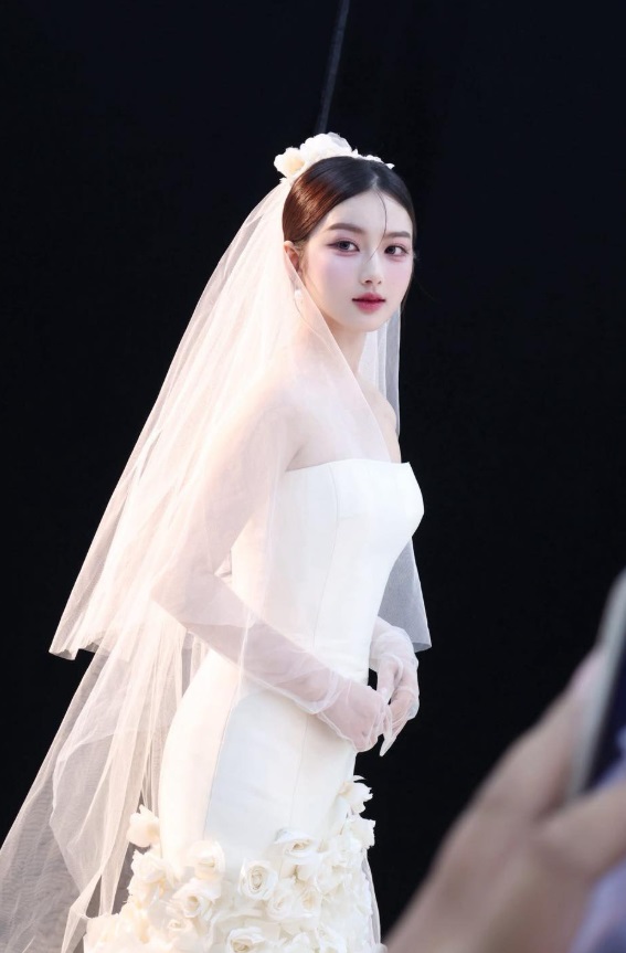 4. Makeup cô dâu trong veo nhẹ nhàng – Hình ảnh nàng thơ mùa mới