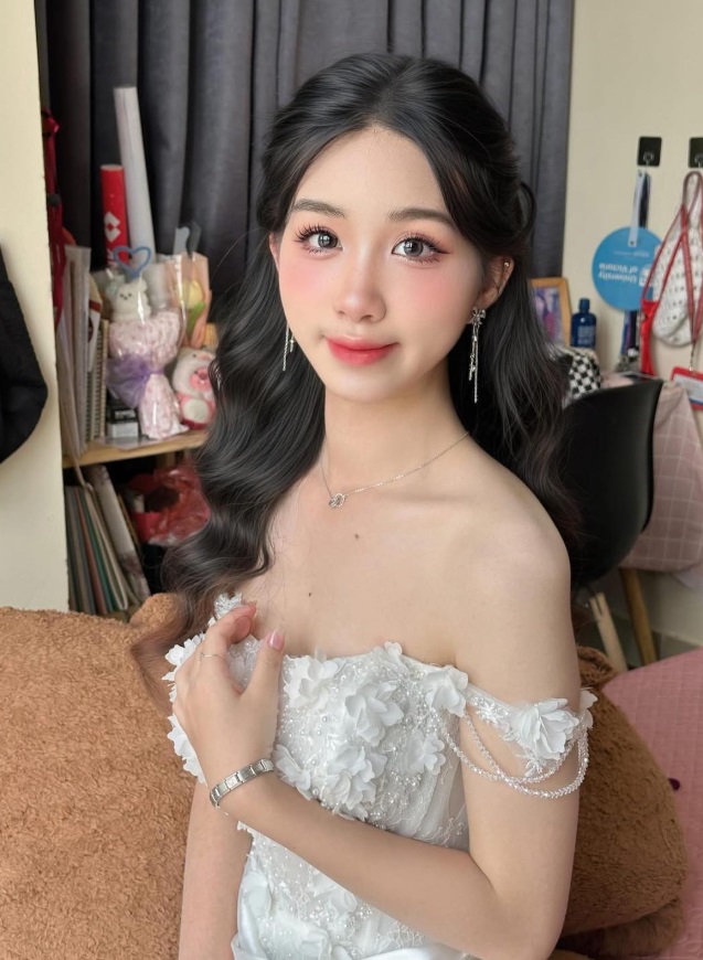 6. Makeup cô dâu Glass Skin – Làn da căng bóng như pha lê