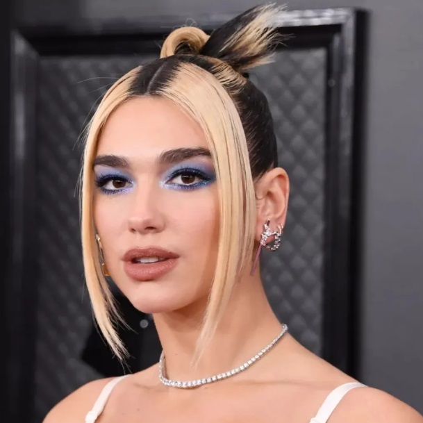 3. Những ngôi sao góp phần “hâm nóng” Icy Blue Makeup