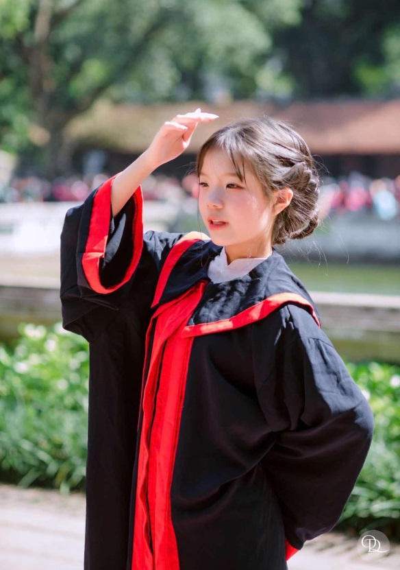 Có cần làm sạch cọ đánh nền trước khi sử dụng?