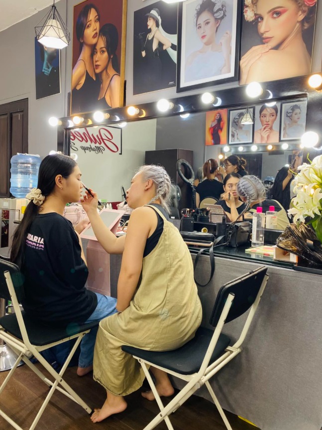 Dùng xong có cần rửa cọ đánh nền không?