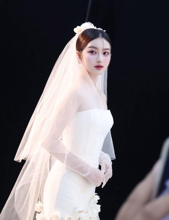 Lớp nền mỏng nhẹ là chìa khóa của layout makeup trong veo