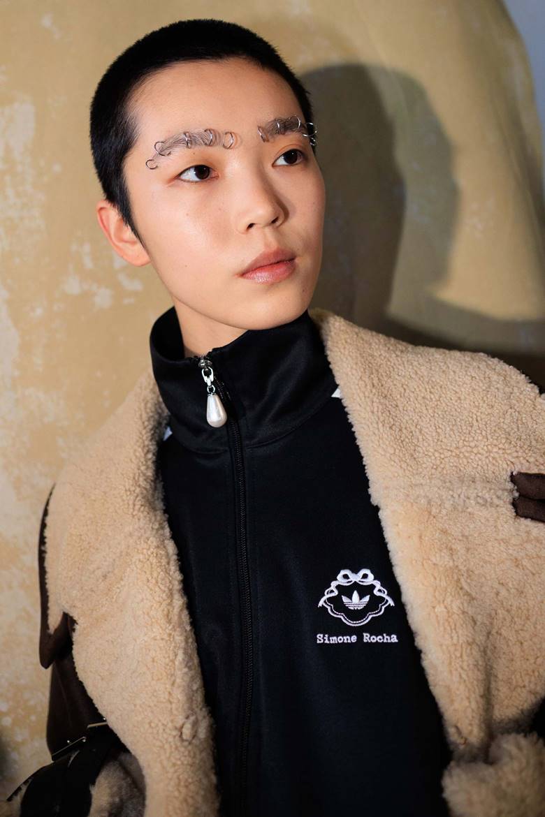 4. Bold Brows – Chân mày táo bạo và phá cách