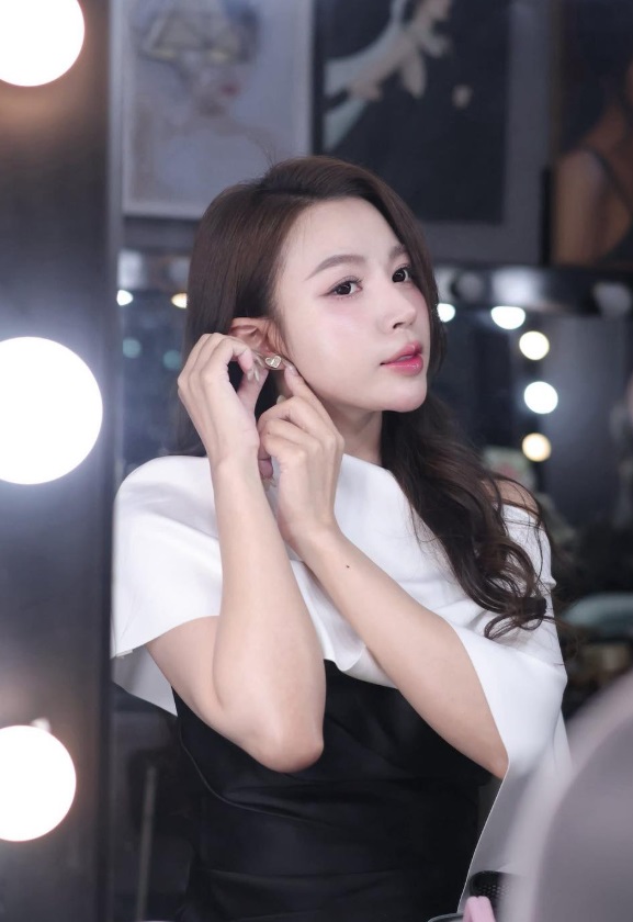 4. Những mẹo make-up mở rộng giúp trẻ trung tự nhiên hơn