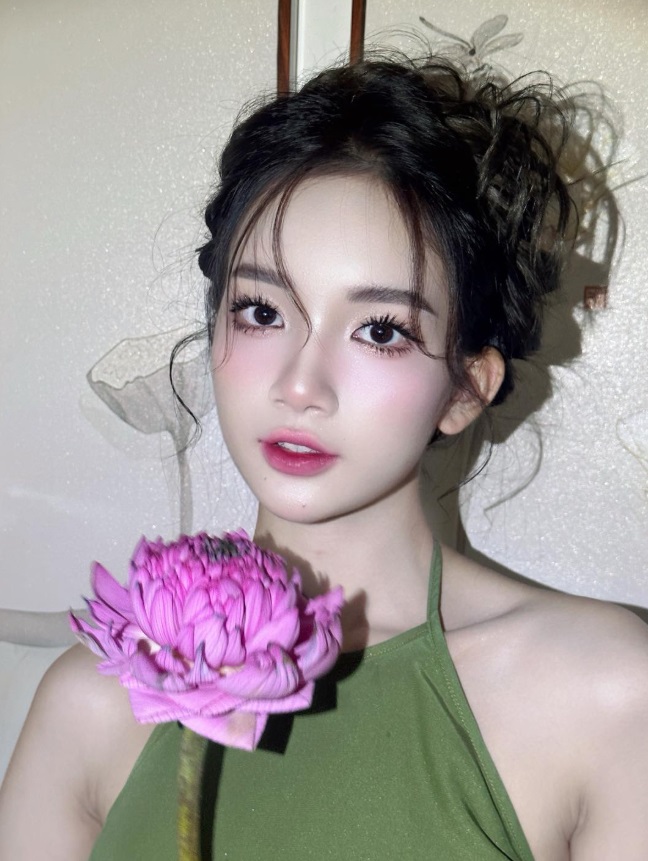 Má hồng trọng tâm là gì? Vì sao lại “gây sốt” năm 2026?