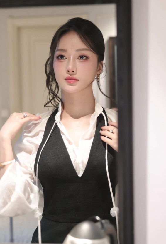 Má hồng kết hợp tạo khối – xu hướng “2 trong 1”