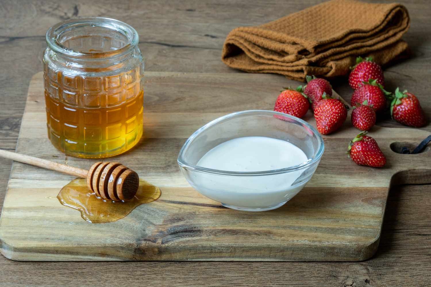 Mặt nạ dâu tây – Làm sáng da, cải thiện độ đều màu