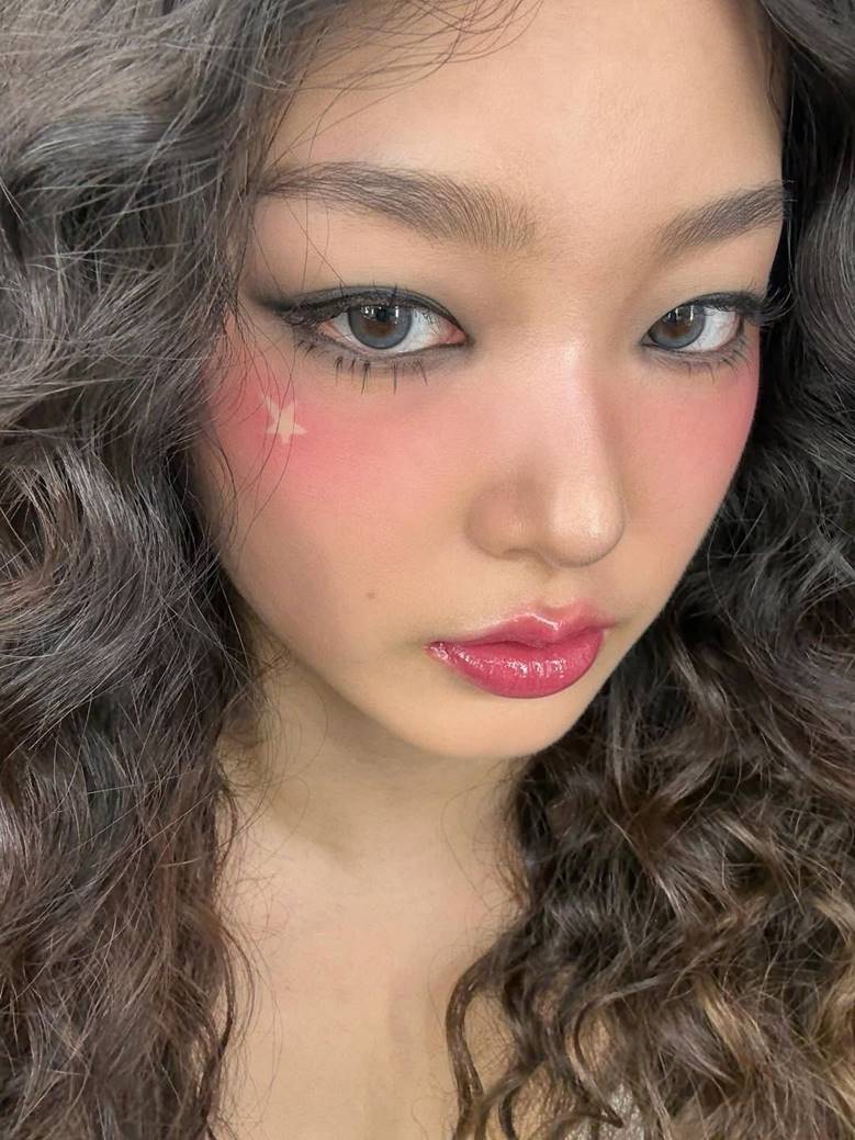 Thay thế eyeliner bằng phấn mắt – Lựa chọn tinh tế cho mắt mí mỏng