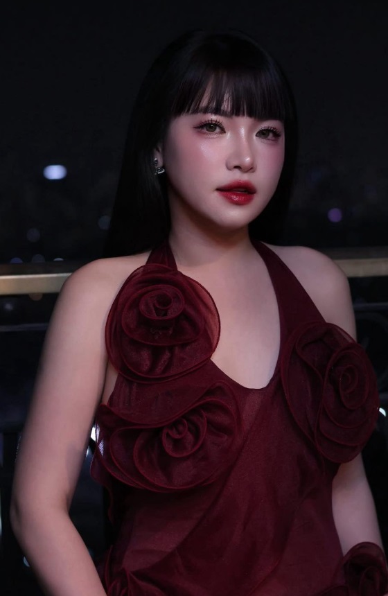 Red Only – Khi sắc đỏ làm chủ cuộc chơi