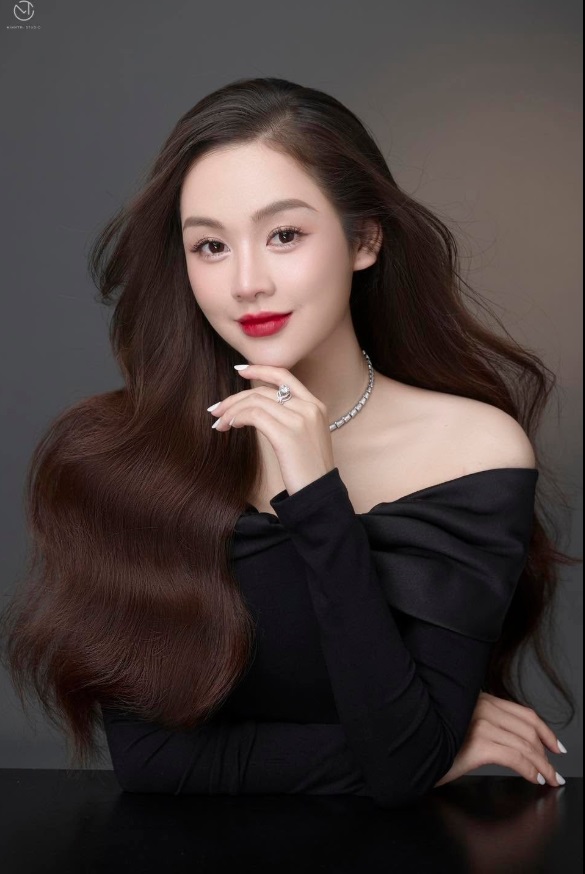 Phụ Nữ Châu Á Và Lợi Thế Với Xu Hướng Da Căng Bóng