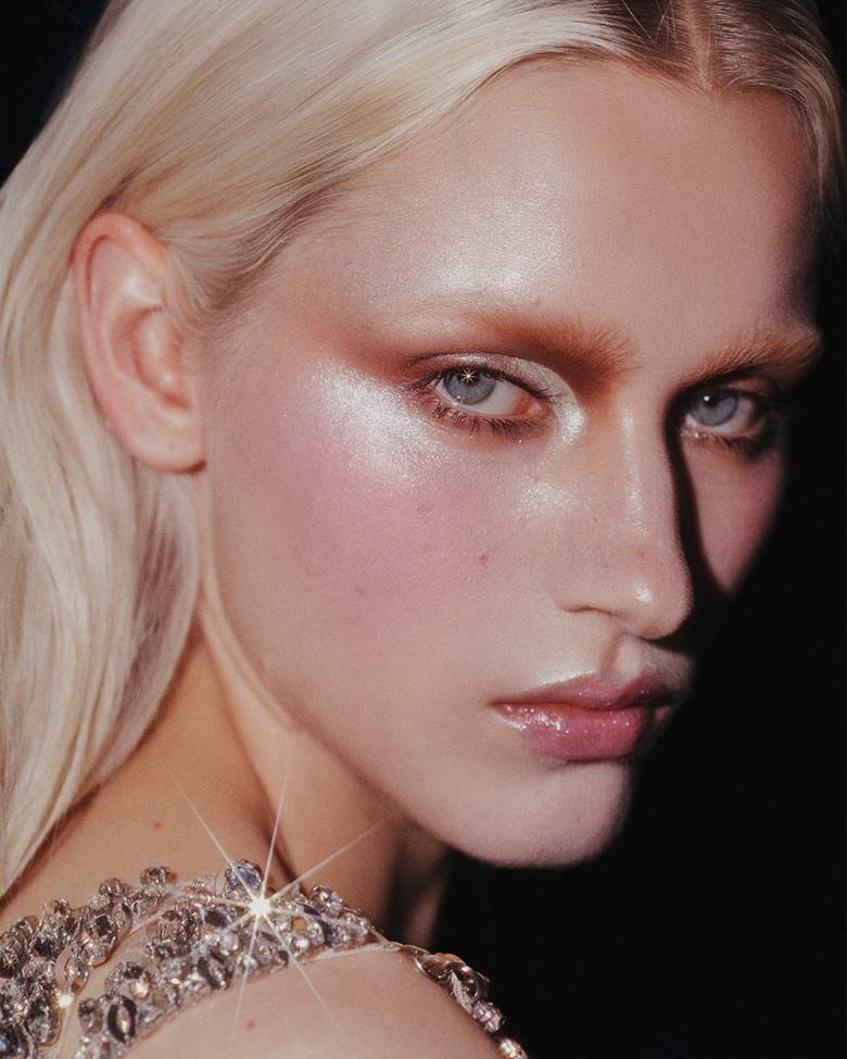 Soft Metallic Makeup là gì?