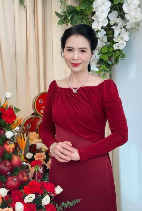 5. Dùng cọ mắt để xử lý những vùng lỗ chân lông "cứng đầu"