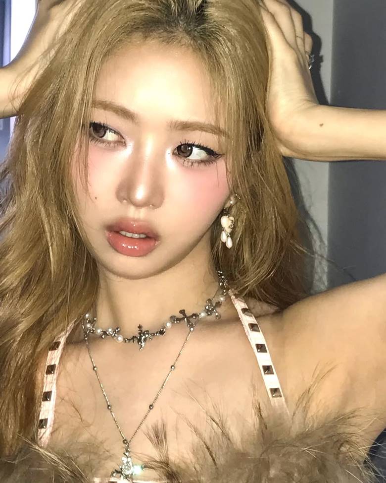 Người có tông da sáng nên thay eyeliner đen bằng màu nâu chocolate