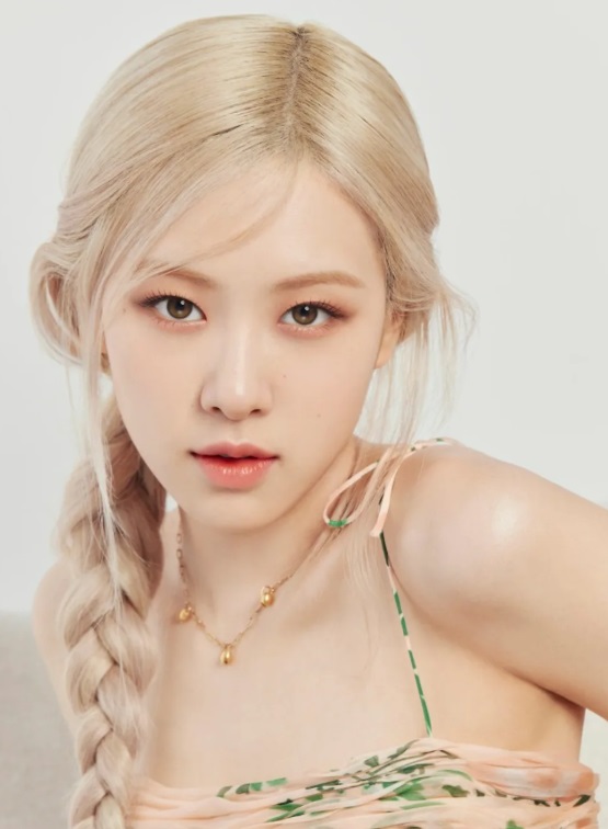 Rosé: Tạo điểm sáng với phấn mắt tông ấm