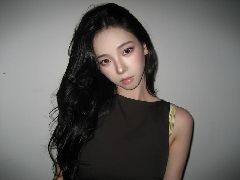 2. Tạo hiệu ứng nâng cơ tinh tế cho gương mặt