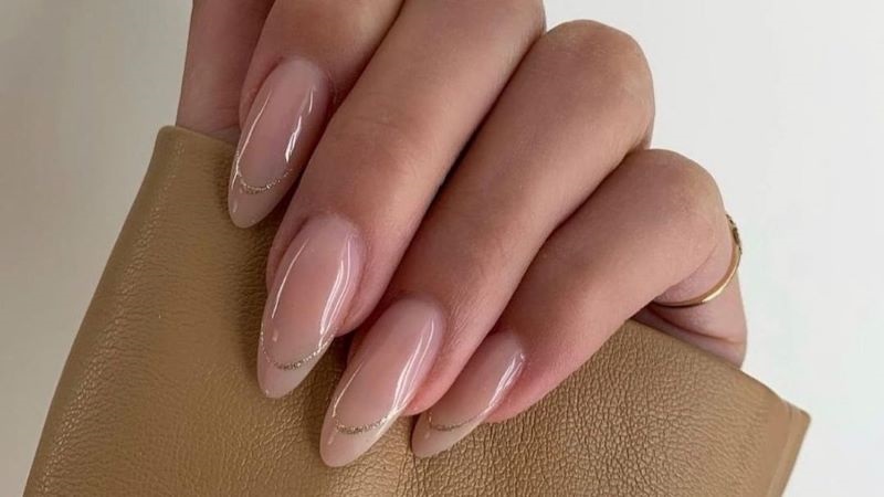 Nail sắc đen cho phép bạn sáng tạo nhiều kiểu dáng khác nhau