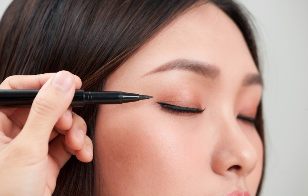 Cách chọn eyeliner “chân ái” cho các cô nàng yêu cái đẹp 