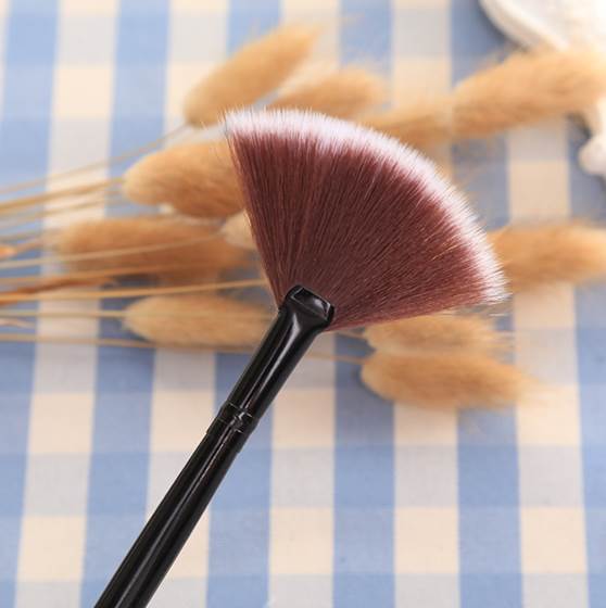 Cách phân biệt cọ trang điểm để make up chuẩn 